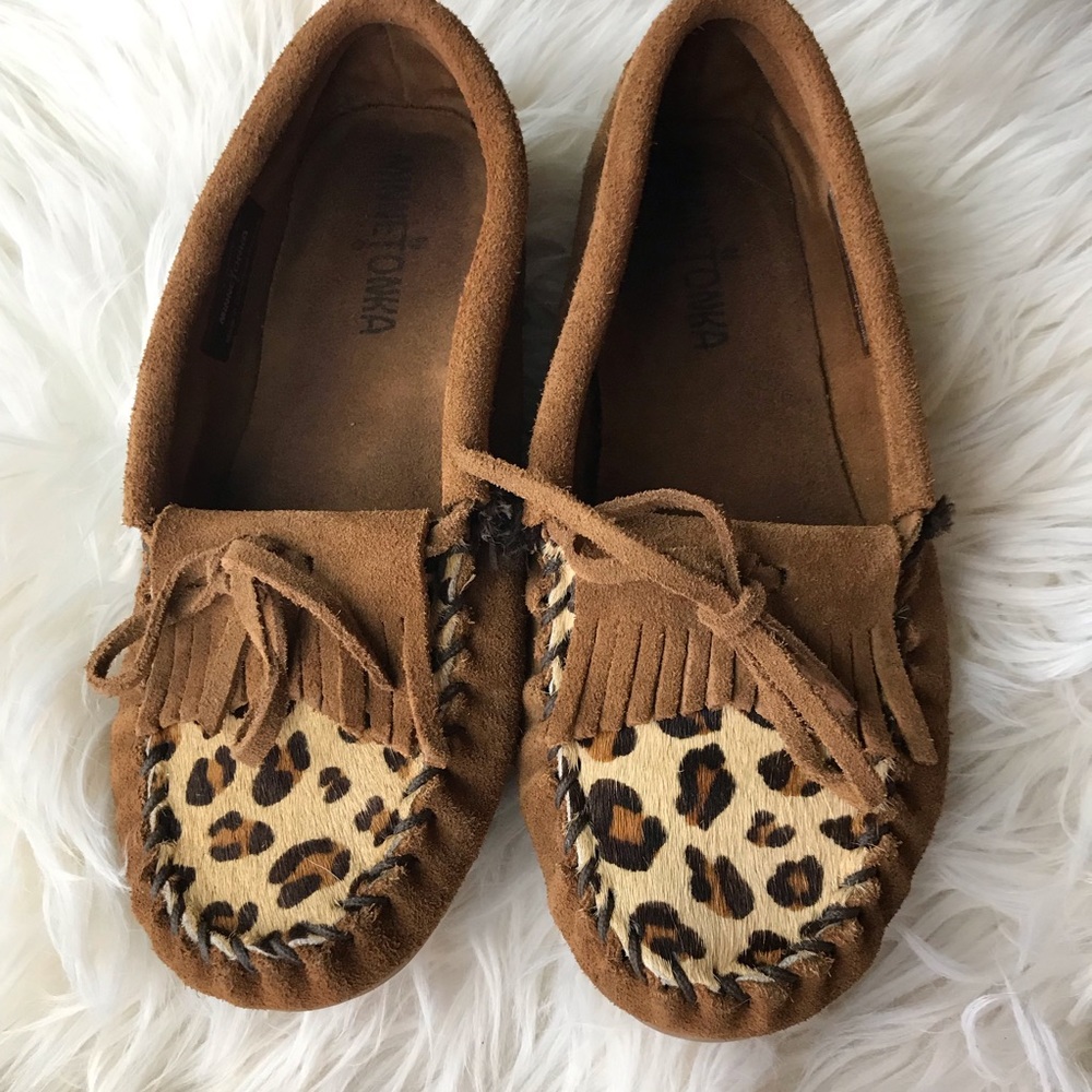 Minnetonka Leopard Moccasins Kids 4/Women’s 7